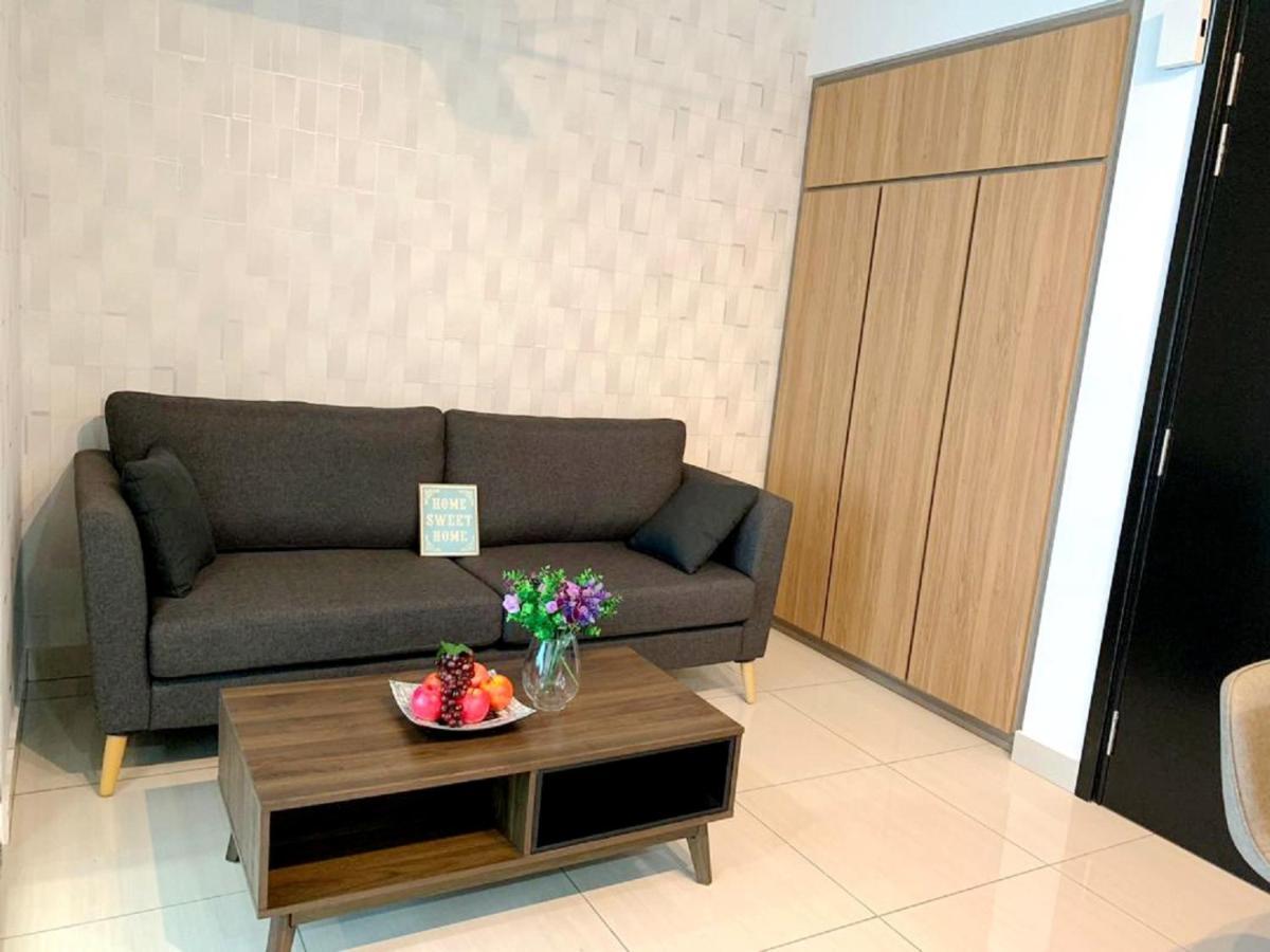 Almas Puteri Harbour Apartment *