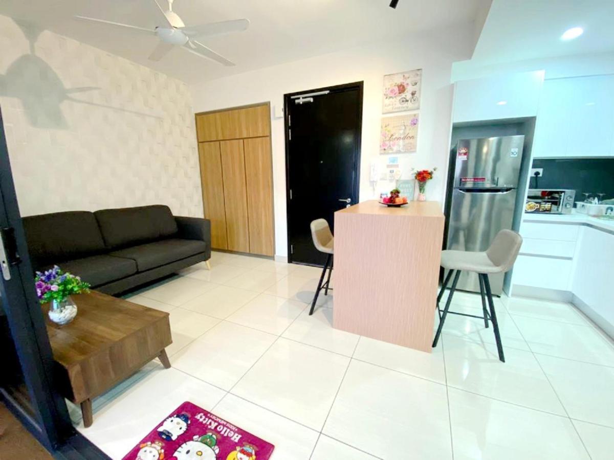 Apartment Almas Puteri Harbour *