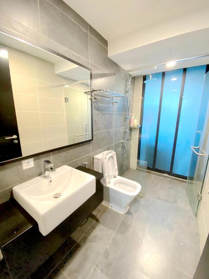 Apartment Almas Puteri Harbour