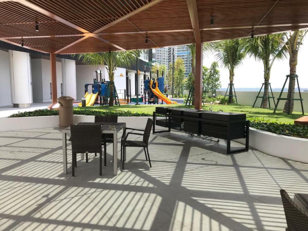 Apartment Almas Puteri Harbour *
