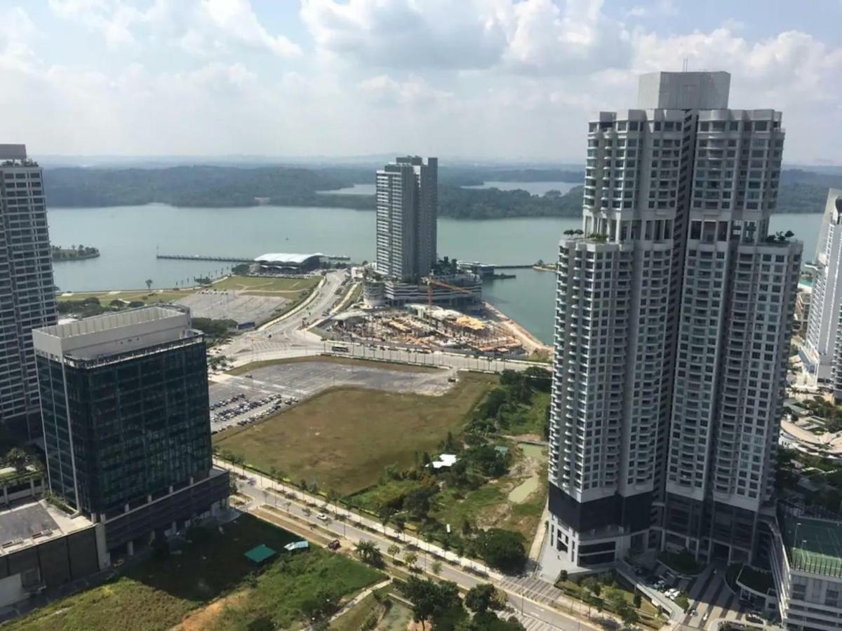 Almas Puteri Harbour Apartment