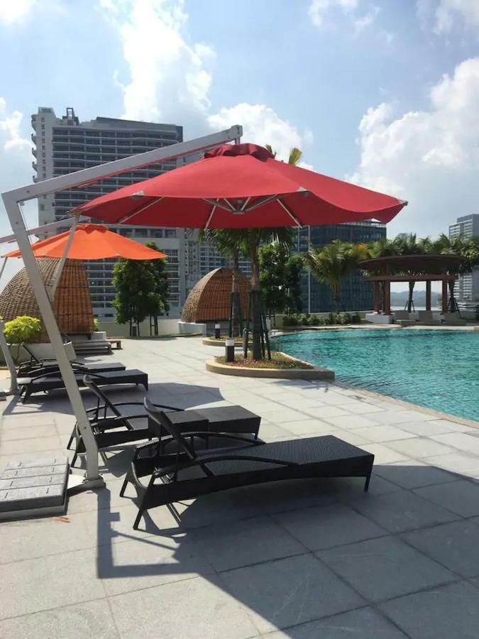 Almas Puteri Harbour Apartment *
